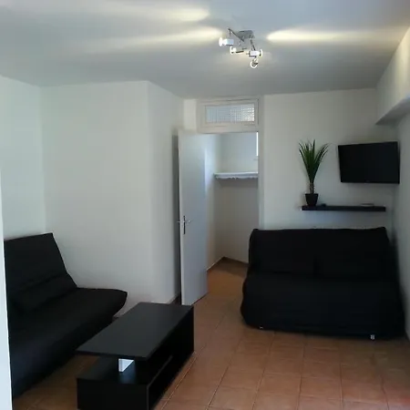 Ideal Vacances : Studio Au Centre De Juan Les Pins *